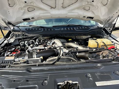 Used 2021 Ford F350 XLT image 32