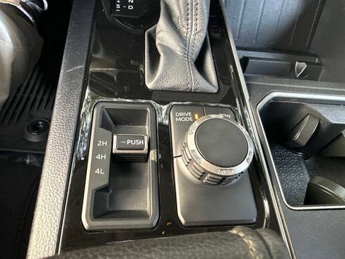 Used 2022 Toyota Tundra SR5 w/ SR5 Convenience Package AWD/4WD image 37