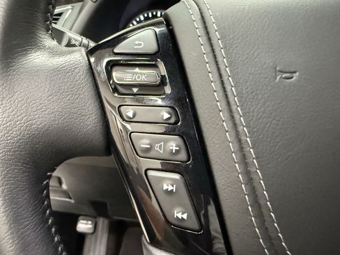 Used 2022 Nissan Armada Platinum w/ Captain's Chairs Package RWD image 20