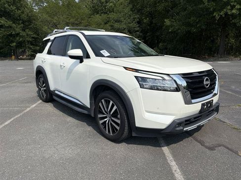 Used 2023 Nissan Pathfinder Platinum w/ Lighting Package (N93) FWD image 19