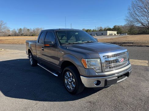 Used 2014 Ford F150 XLT w/ XLT Chrome Package image 7