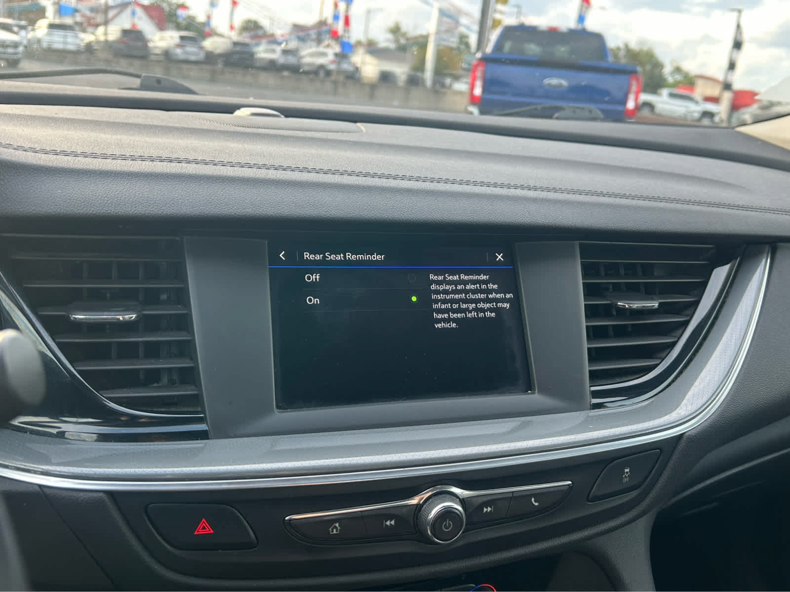 Used 2019 Buick Regal Preferred FWD image 32