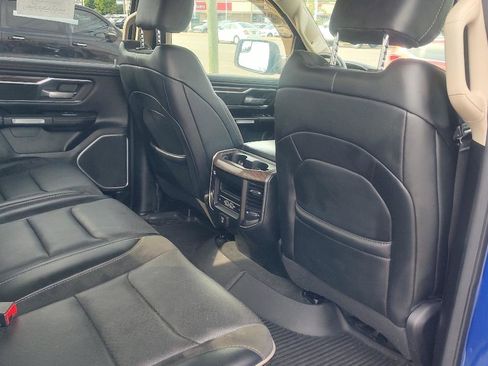 Used 2019 RAM 1500 Laramie AWD/4WD image 17