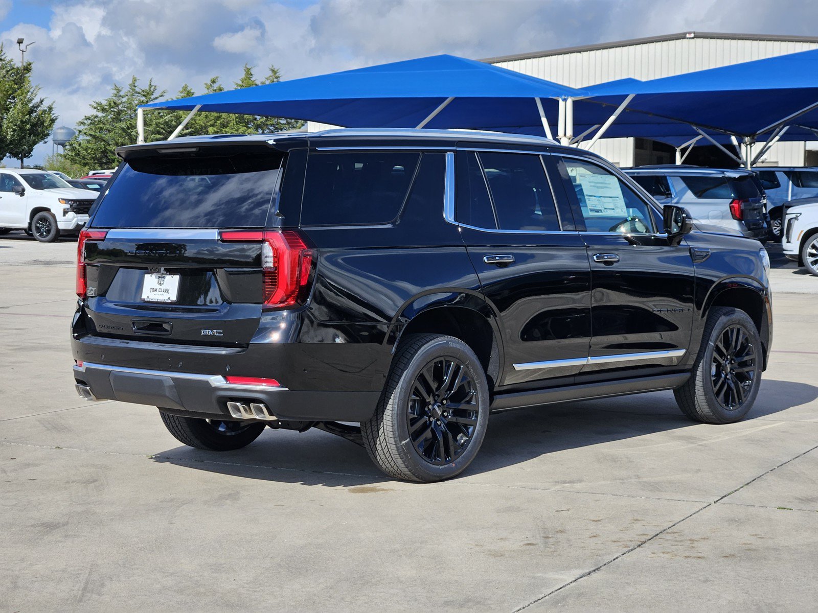 New 2027 GMC Yukon Denali w/ Denali Reserve Package AWD/4WD image 4