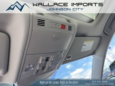 Used 2025 Volkswagen Jetta SE FWD image 15