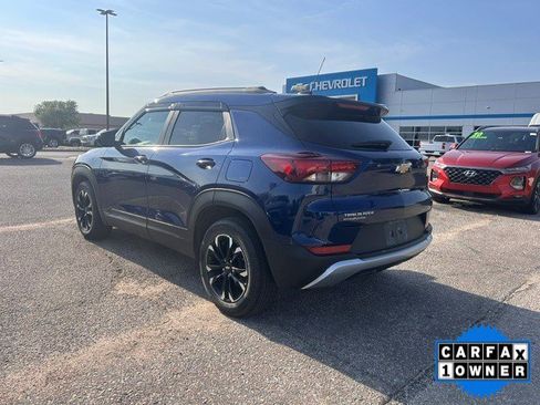 Used 2022 Chevrolet TrailBlazer LT FWD image 2