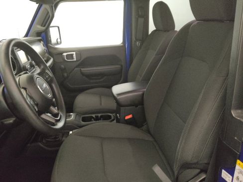 Used 2018 Jeep Wrangler Sport AWD/4WD image 17