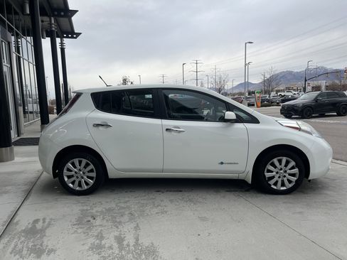 Used 2013 Nissan Leaf S w/ Charger Pkg image 4
