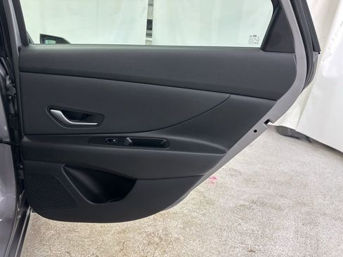 Used 2025 Hyundai Elantra SEL image 21