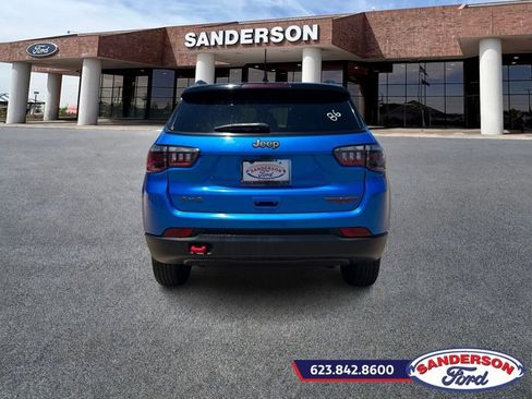 Used 2023 Jeep Compass Trailhawk image 4