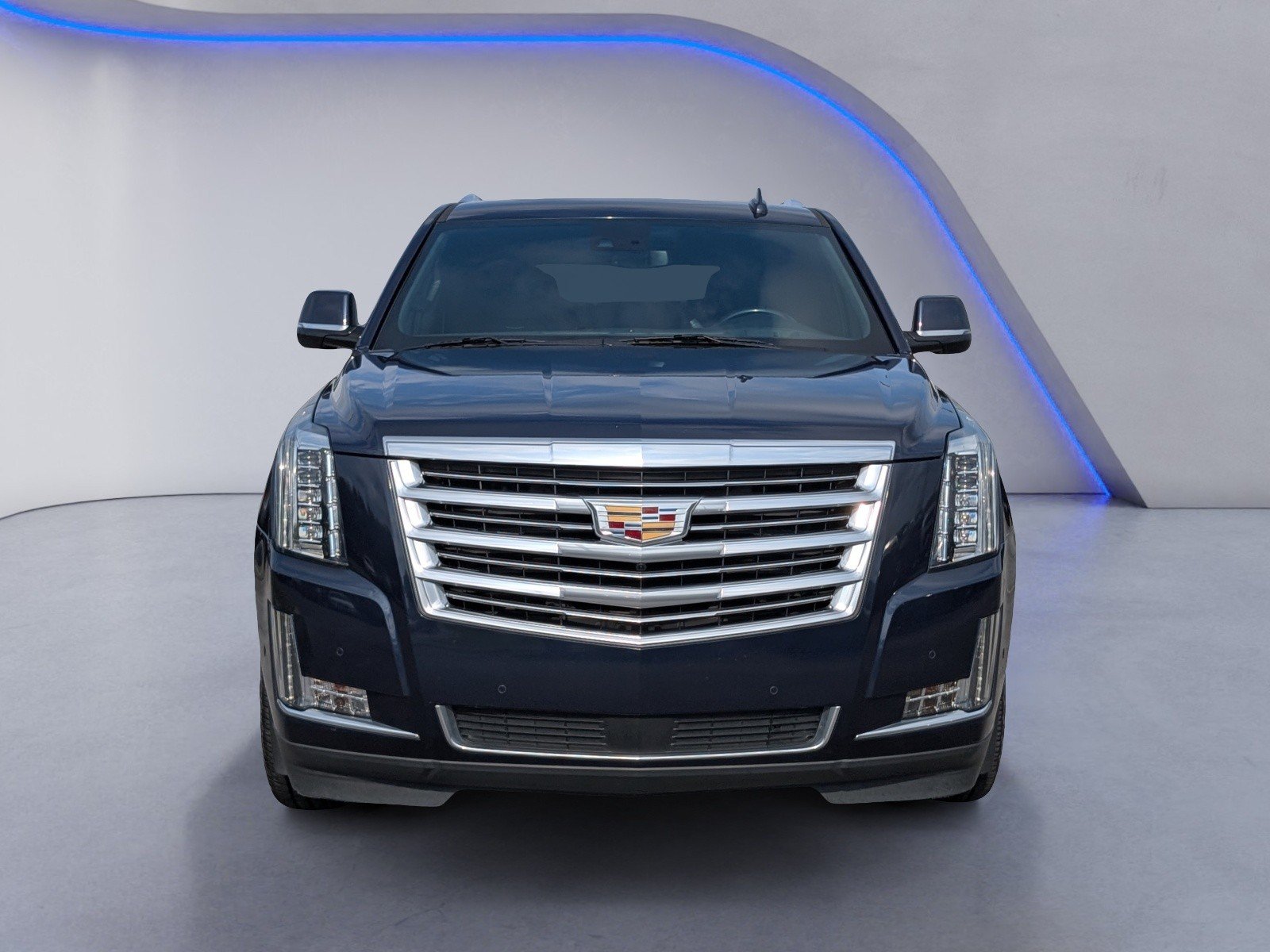 Used 2020 Cadillac Escalade Platinum AWD/4WD image 3
