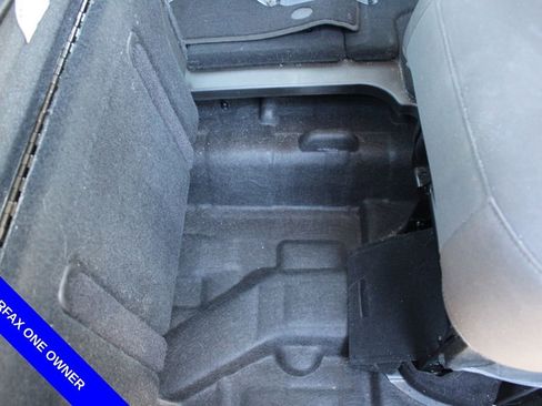 Used 2023 Chrysler Voyager LX image 28