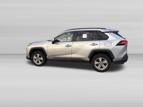 Used 2025 Toyota RAV4 XLE AWD/4WD image 8