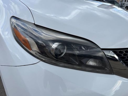 Used 2017 Toyota Sienna SE Premium image 16