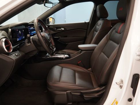 Certified 2024 Chevrolet Trax RS w/ Sunroof Package FWD image 6