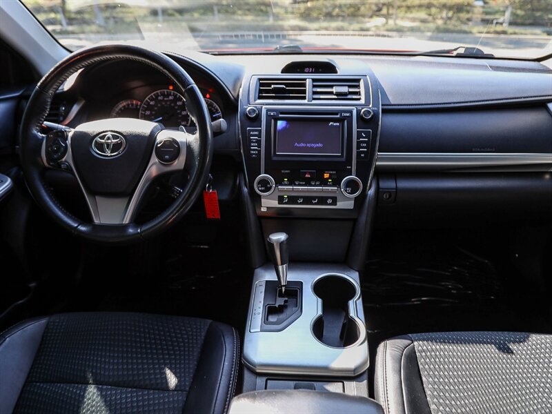 Used 2014 Toyota Camry SE FWD image 14