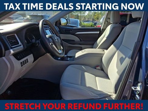 Used 2019 Toyota Highlander LE image 14