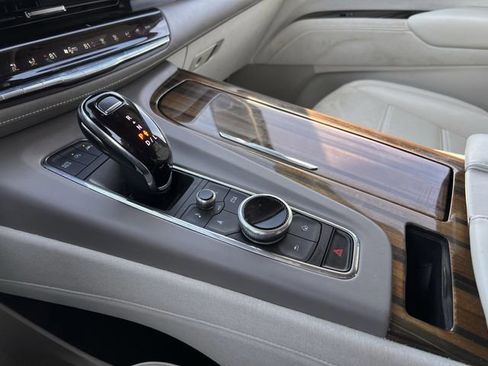 Certified 2023 Cadillac Escalade ESV Sport Platinum w/ LPO, Floor Liner Package image 19