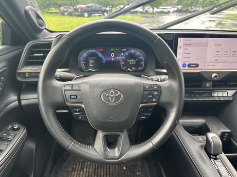 Used 2023 Toyota Crown Platinum AWD/4WD image 22