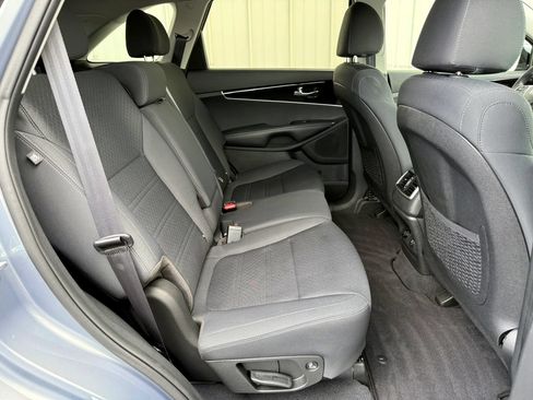 Used 2020 Kia Sorento LX AWD/4WD image 34