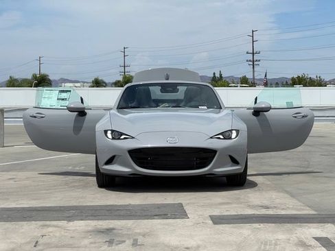 New 2026 MAZDA MX-5 Miata RF Grand Touring RWD image 28