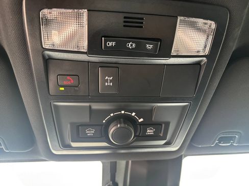 Used 2022 Toyota Tacoma TRD Off-Road AWD/4WD image 34
