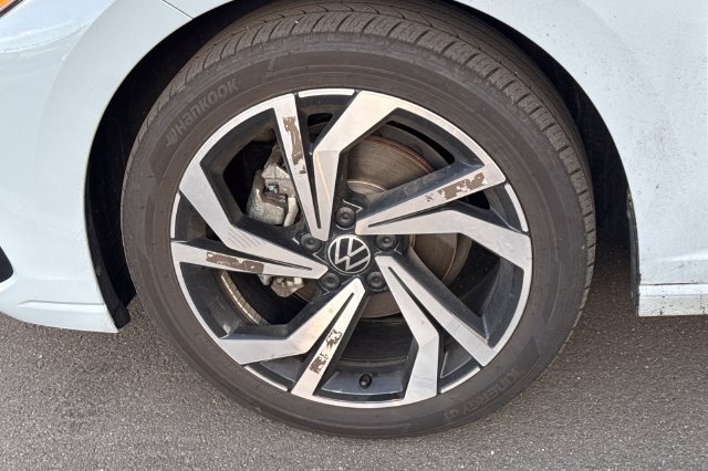 Used 2025 Volkswagen Jetta SEL FWD image 4