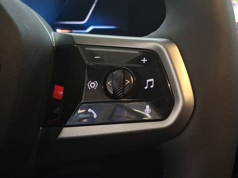 Used 2025 BMW i5 eDrive40i w/ M Sport Package image 18