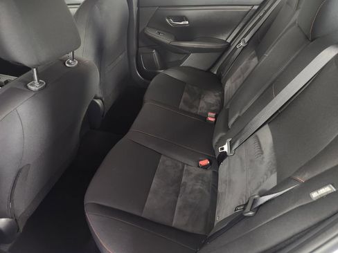 Certified 2025 Nissan Sentra SR FWD image 17