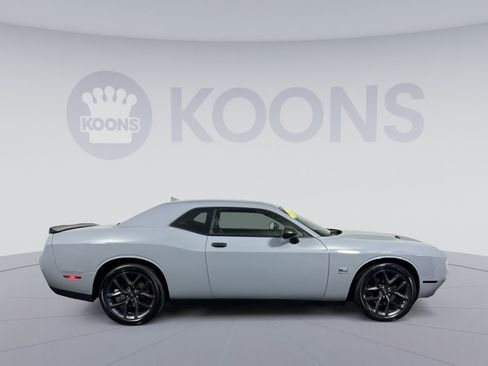 Used 2021 Dodge Challenger SXT w/ Plus Package image 8