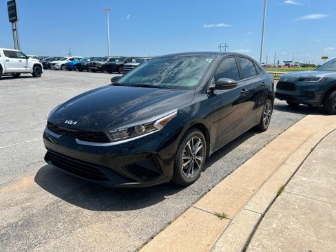 Used 2024 Kia Forte LXS w/ LXS Technology Package FWD image 1