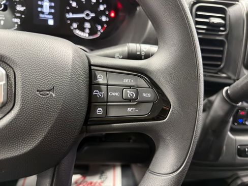 Used 2025 RAM ProMaster 2500 w/ Convenience Group image 25