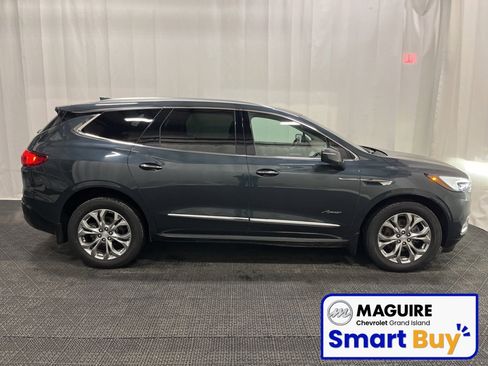 Used 2019 Buick Enclave Avenir image 2