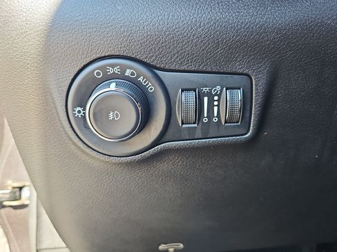 Used 2022 Jeep Compass Latitude w/ Convenience Group image 26