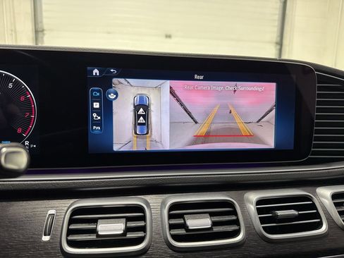 Used 2024 Mercedes-Benz GLS 450 4MATIC image 25