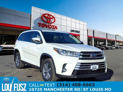 Certified 2019 Toyota Highlander XLE image 1