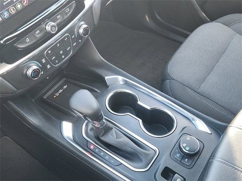 Used 2023 Chevrolet Traverse LT image 24