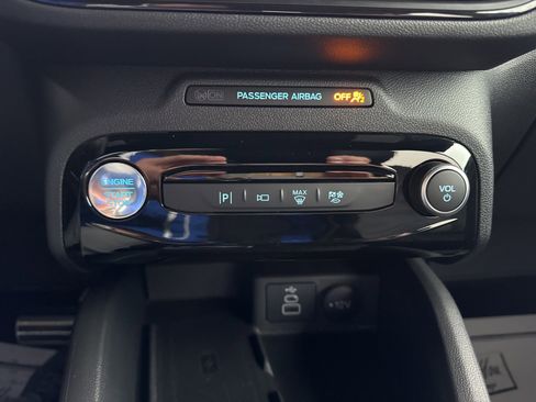 Certified 2024 Ford Escape ST-Line Elite w/ Premium Technology Package image 33