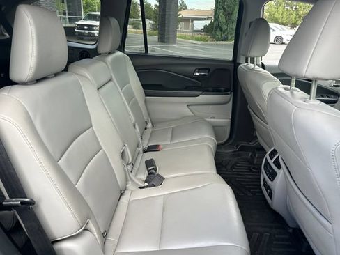 Used 2018 Honda Pilot Touring image 37