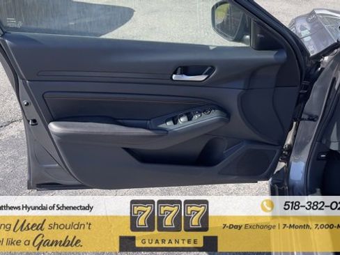 Used 2021 Nissan Altima 2.5 SR w/ SR Premium Package image 28