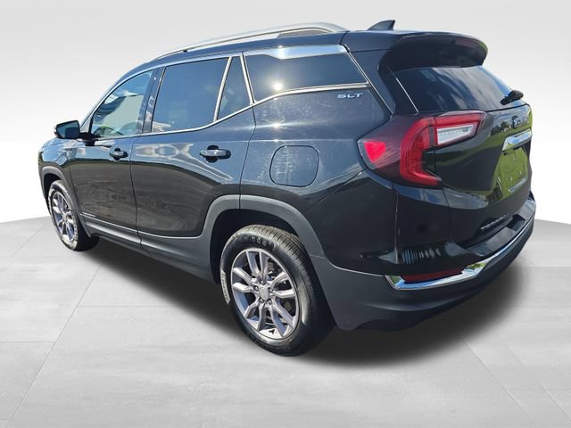 Used 2024 GMC Terrain SLT AWD/4WD image 3