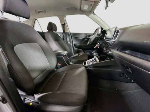 Used 2026 Hyundai Venue SE FWD image 28