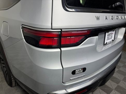 Used 2023 Jeep Wagoneer L Series II image 10