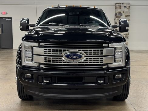 Used 2019 Ford F450 Platinum w/ Platinum Ultimate Package AWD/4WD image 2