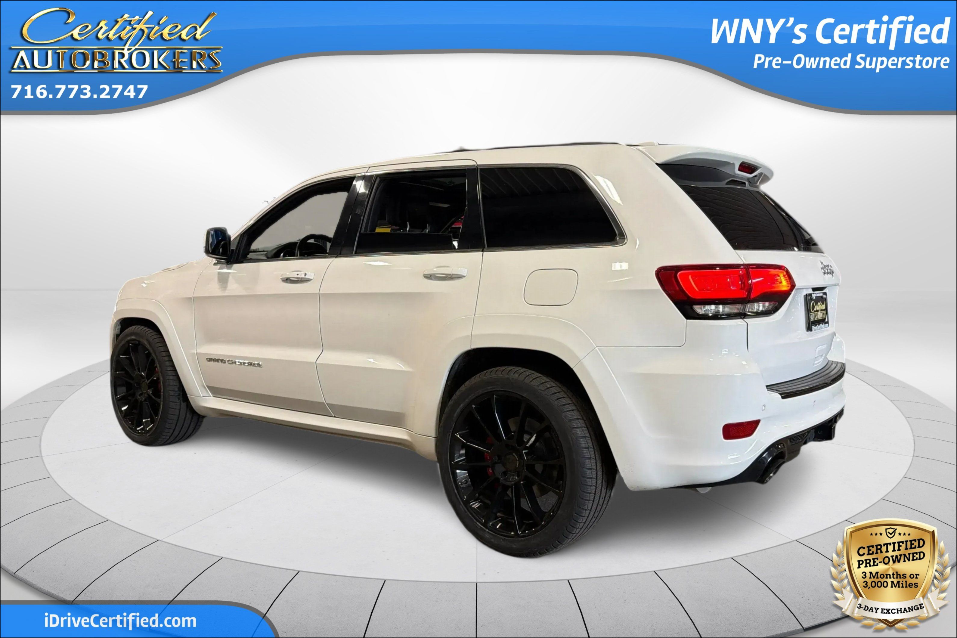 Used 2014 Jeep Grand Cherokee SRT w/ Trailer Tow Group IV AWD/4WD image 8