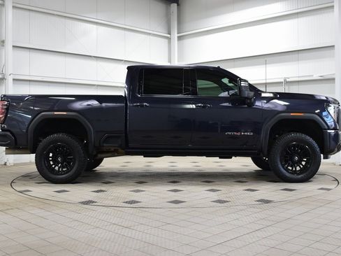 Used 2024 GMC Sierra 2500 AT4 w/ AT4 Premium Plus Package image 8