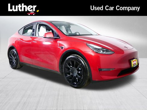 Used 2023 Tesla Model Y Long Range image 1