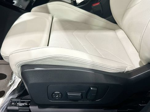 Used 2026 BMW X1 xDrive28i w/ Technology Package AWD/4WD image 19