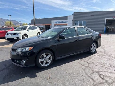 Used 2014 Toyota Camry SE image 19