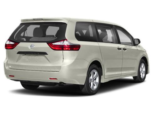 Used 2019 Toyota Sienna XLE w/ XLE Navigation Package AWD/4WD image 2